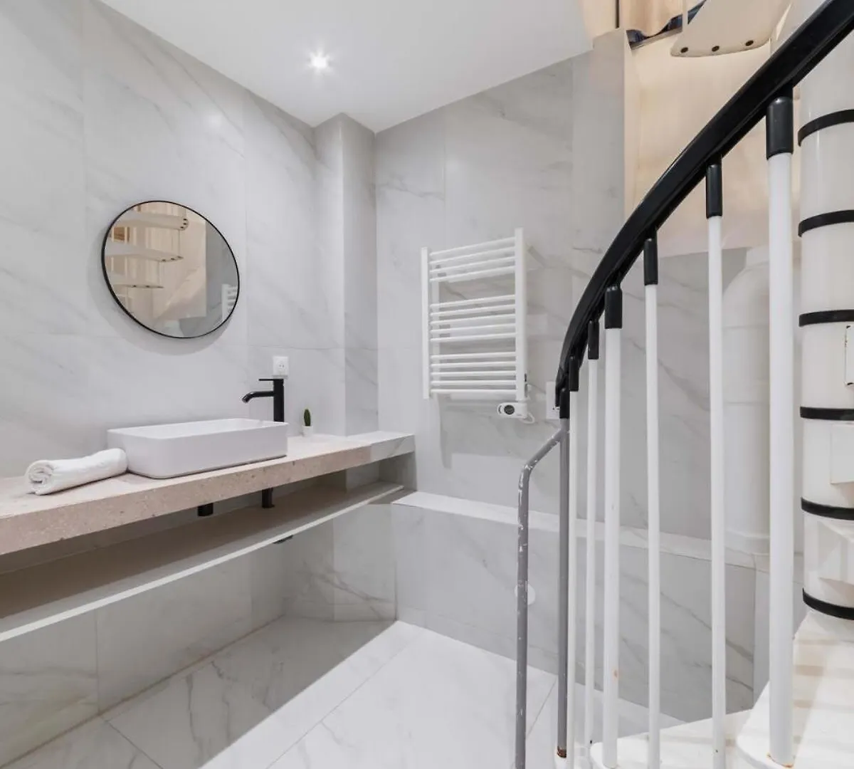 Spa Prive A Domicile - Sauna Elegance A Paris 17 0*,  France